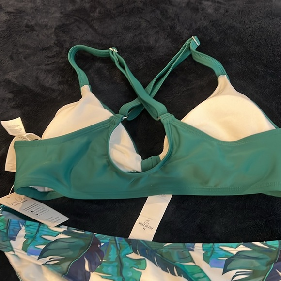NEVER WORN Cupshe crisscross bikini (size M) with palm details - Picture 2 of 4
